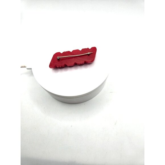 Red Cherry Carved 1930s BAKELITE brooch 2.5 inch long and 1 inch wide - Picture 6 of 6